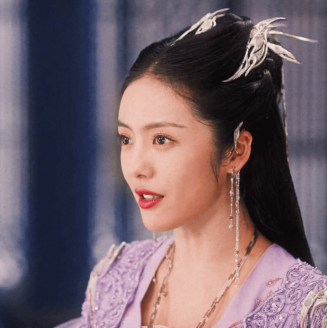 蔡文静 | 银妆
cr:晚上要喝抹茶牛奶_