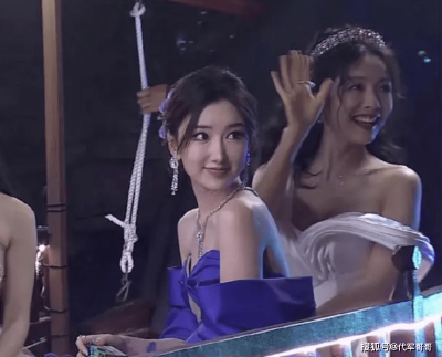 美女