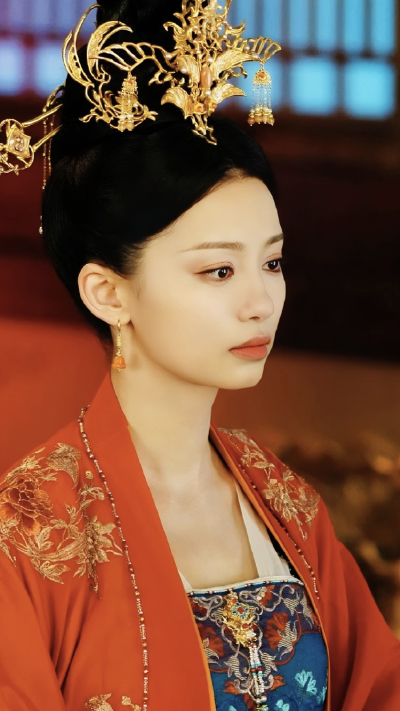 辰荣馨月