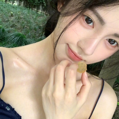 鞠婧祎