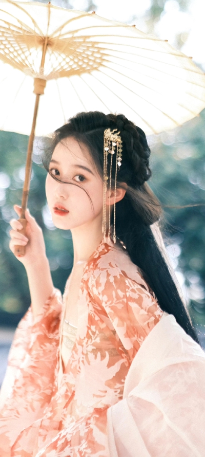 汉服
美人如花隔云端。
画中仙:@李瑜uu