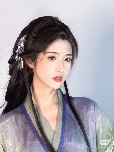 小红书 一束青