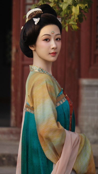 锦绣芳华 何惟芳 杨紫