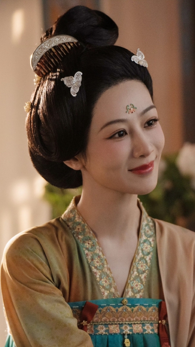 锦绣芳华 何惟芳 杨紫
