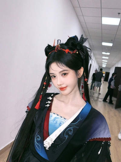 鞠婧祎
