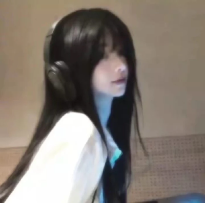 女头真人