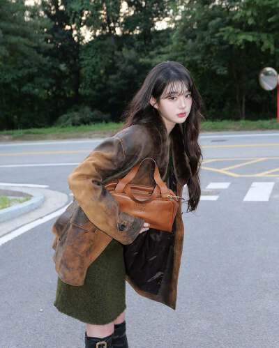 张元英