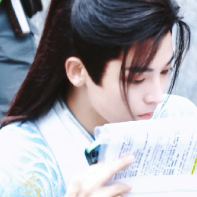 百里东君