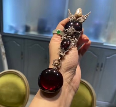 古董珠宝胸针