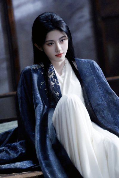 月鳞绮纪 鞠婧祎∣露芜衣
