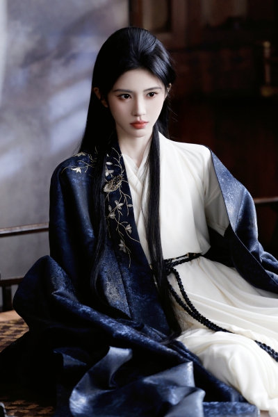 月鳞绮纪 鞠婧祎∣露芜衣