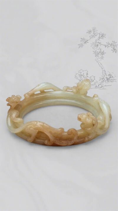 清 青玉三螭纹仿圈
故宫博物院馆藏
