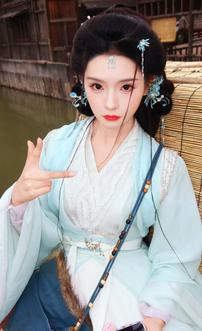 王云云