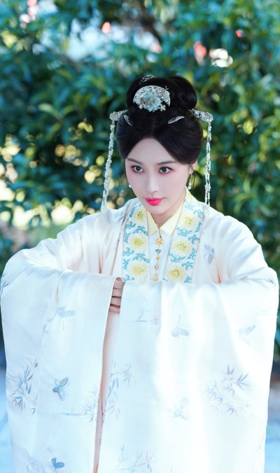 李菲儿