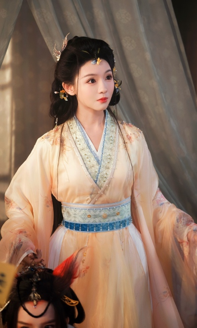 王云云