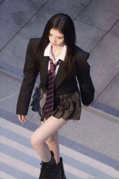 鞠婧祎