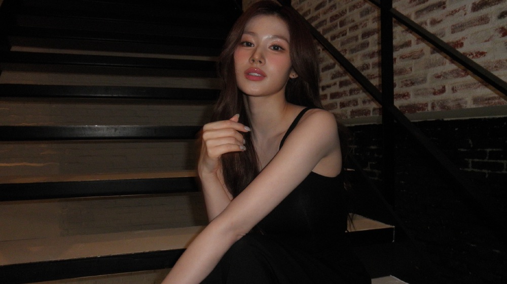 凑崎纱夏 sana