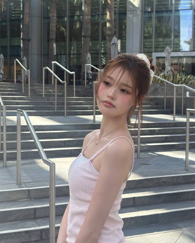 郑世菲 saebi