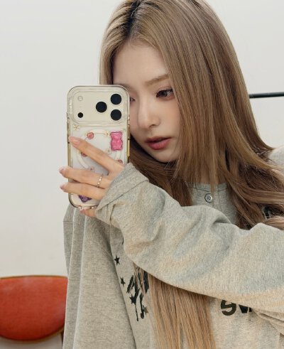 李娜炅