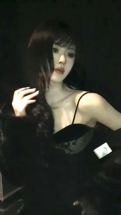鞠婧祎