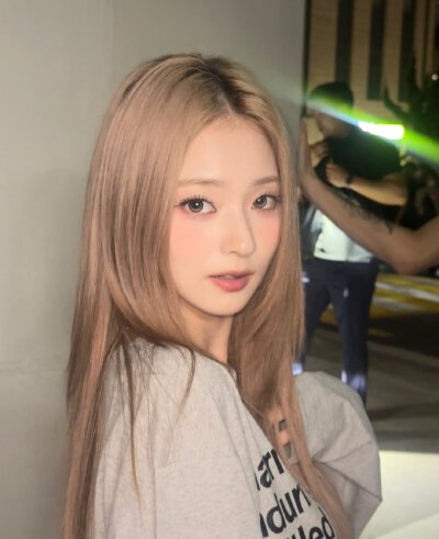 李娜炅