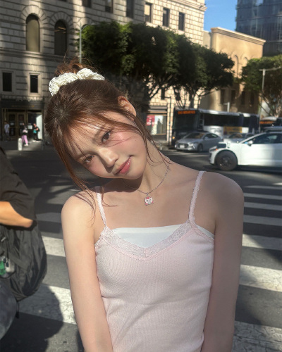 郑世菲 saebi