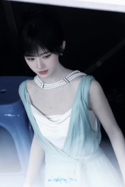 鞠婧祎