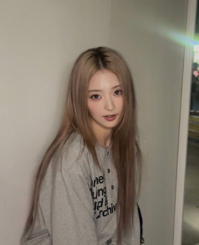 李娜炅