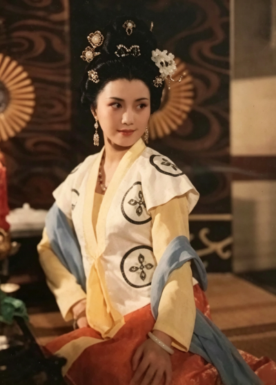 莉
