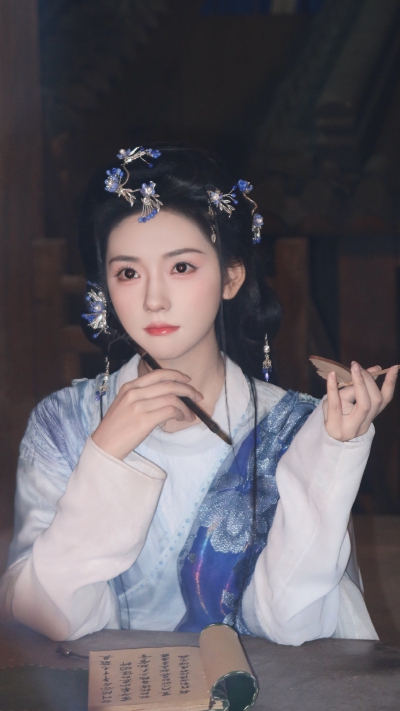 王云云