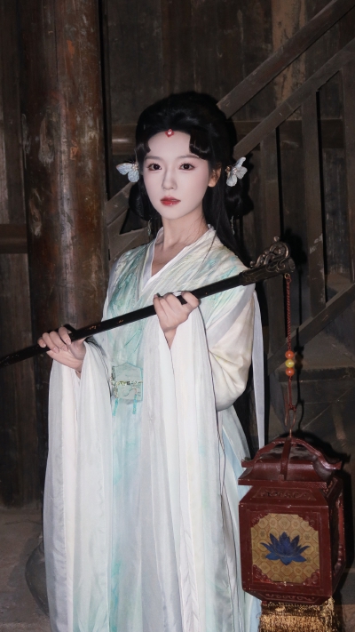 王云云
