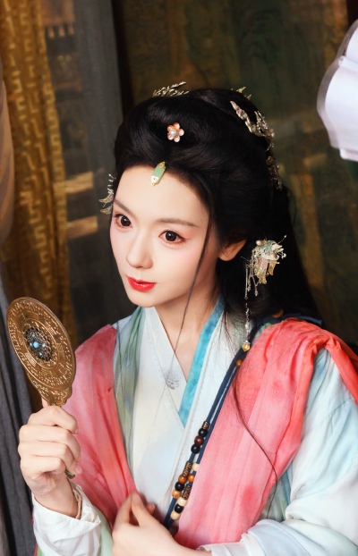 王云云