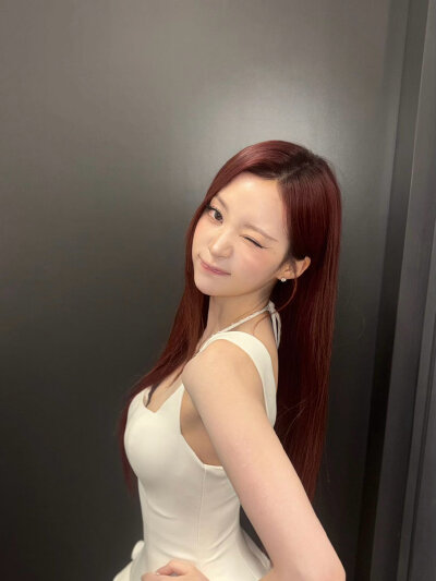 罗潾 narin