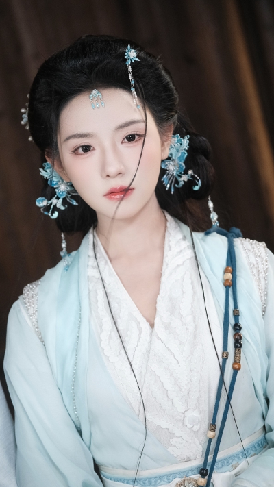 王云云