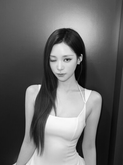 罗潾 narin