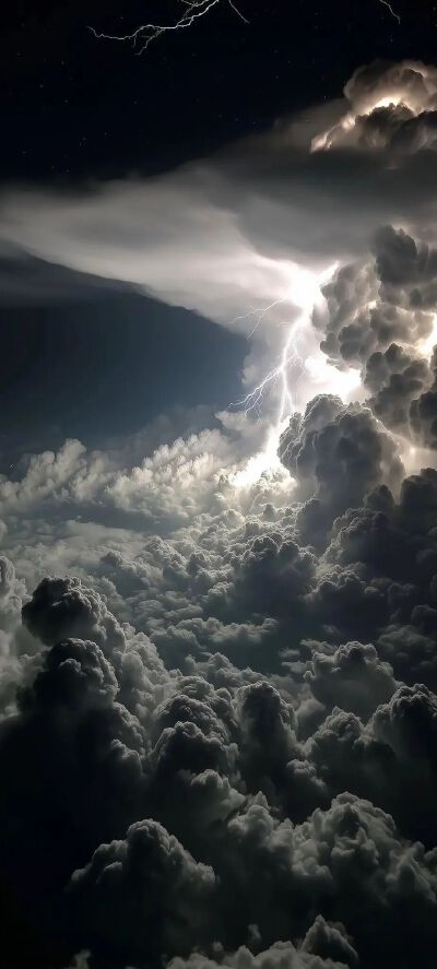 ，