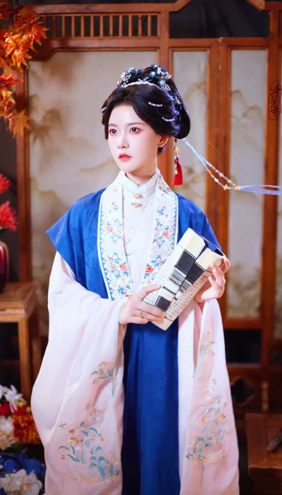 林秋奈