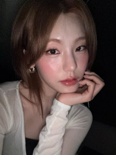黄礼志 yeji