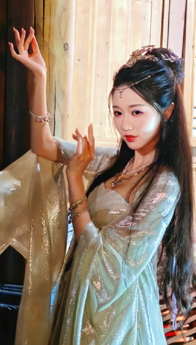 岳雨婷