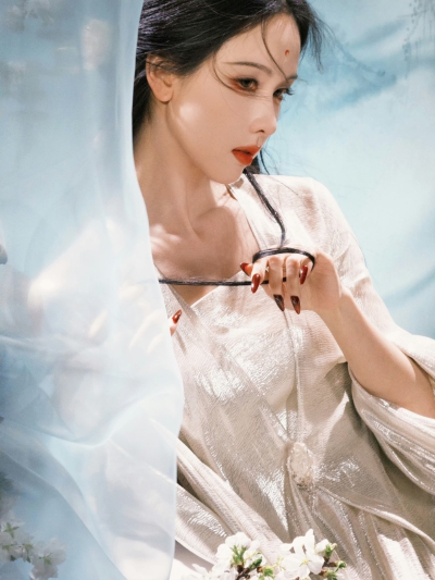 陈都灵