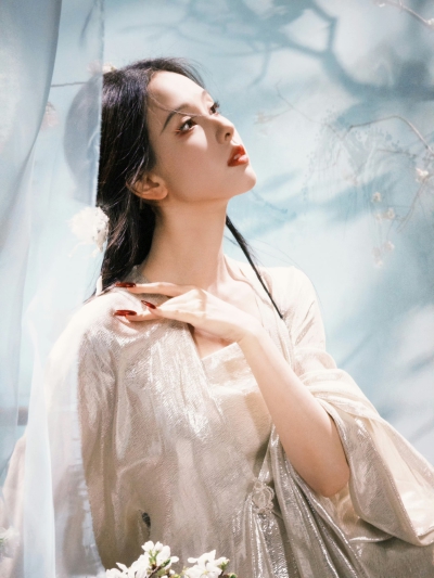 陈都灵