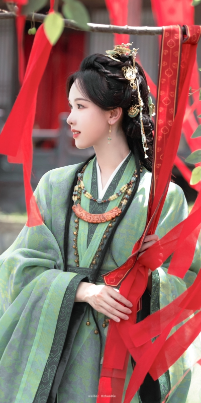 翘楚 陈都灵∣楚朝