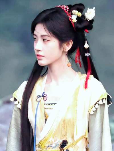 鞠婧祎