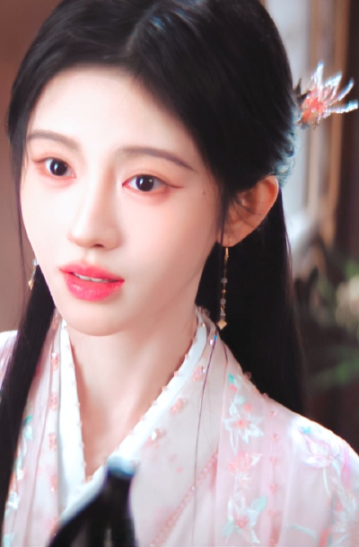 鞠婧祎