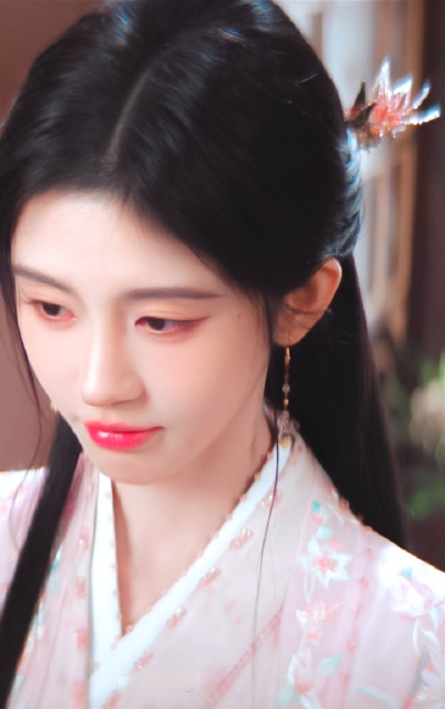 鞠婧祎
