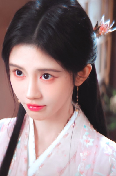 鞠婧祎