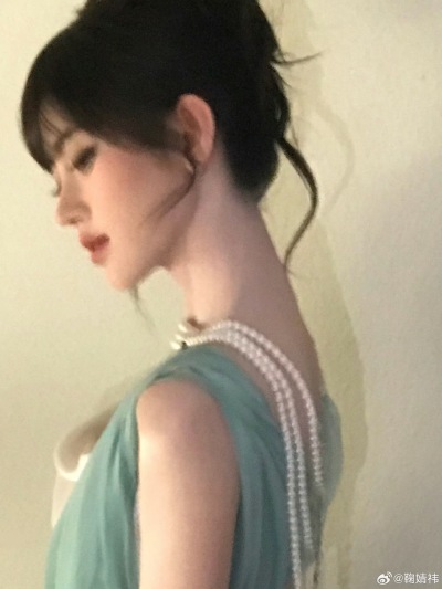 鞠婧祎