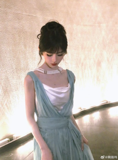 鞠婧祎