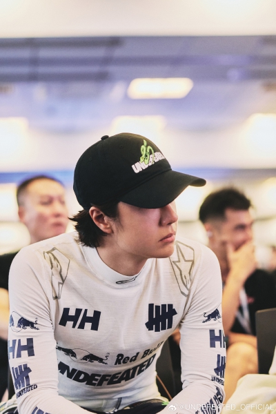 UNDEFEATED_OFFICIAL：
85 on Track丨CHINA GT 上海站试车日
重返上海国际赛车场
全新涂装破风入局
85 号全速回归
正赛见！
#UNDEFEATED官方赞助赛车手王一博# #ChinaGT中国超级跑车锦标赛# ​​​
