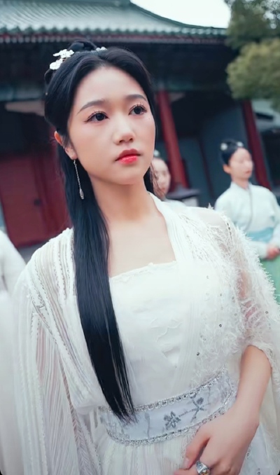 岳雨婷